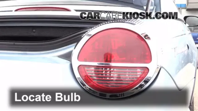 2004 Ford Thunderbird 3.9L V8 Éclairage Feux de position arrière (remplacer ampoule)